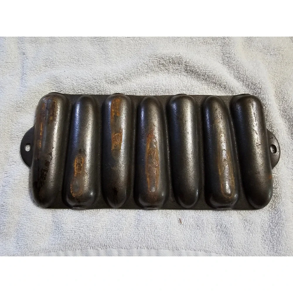 Vintage Cast Iron Cornbread Pan 7 Ear‎ Corn Cob Mold Baking Pan